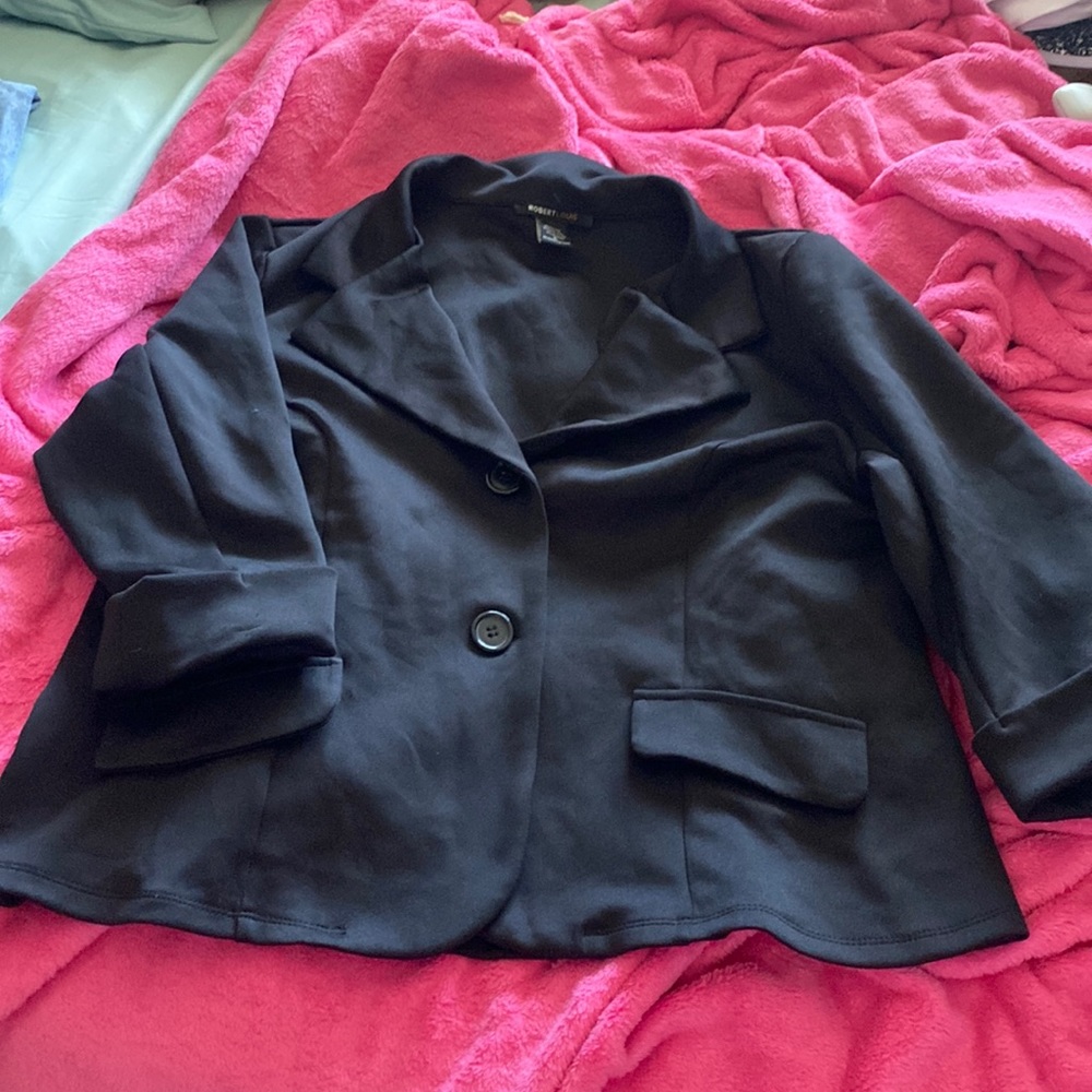 Robert Louis cropped jacket with 3/4 sleeves.          Size XL